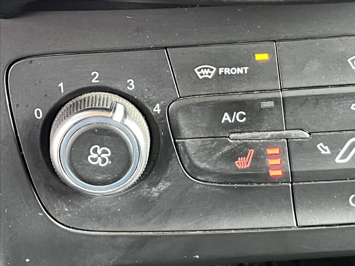 Ford Focus Kombi 999,0 92 kw