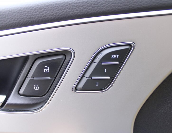 Audi Q8 SUV / Terénní 3,0 l 250 kw