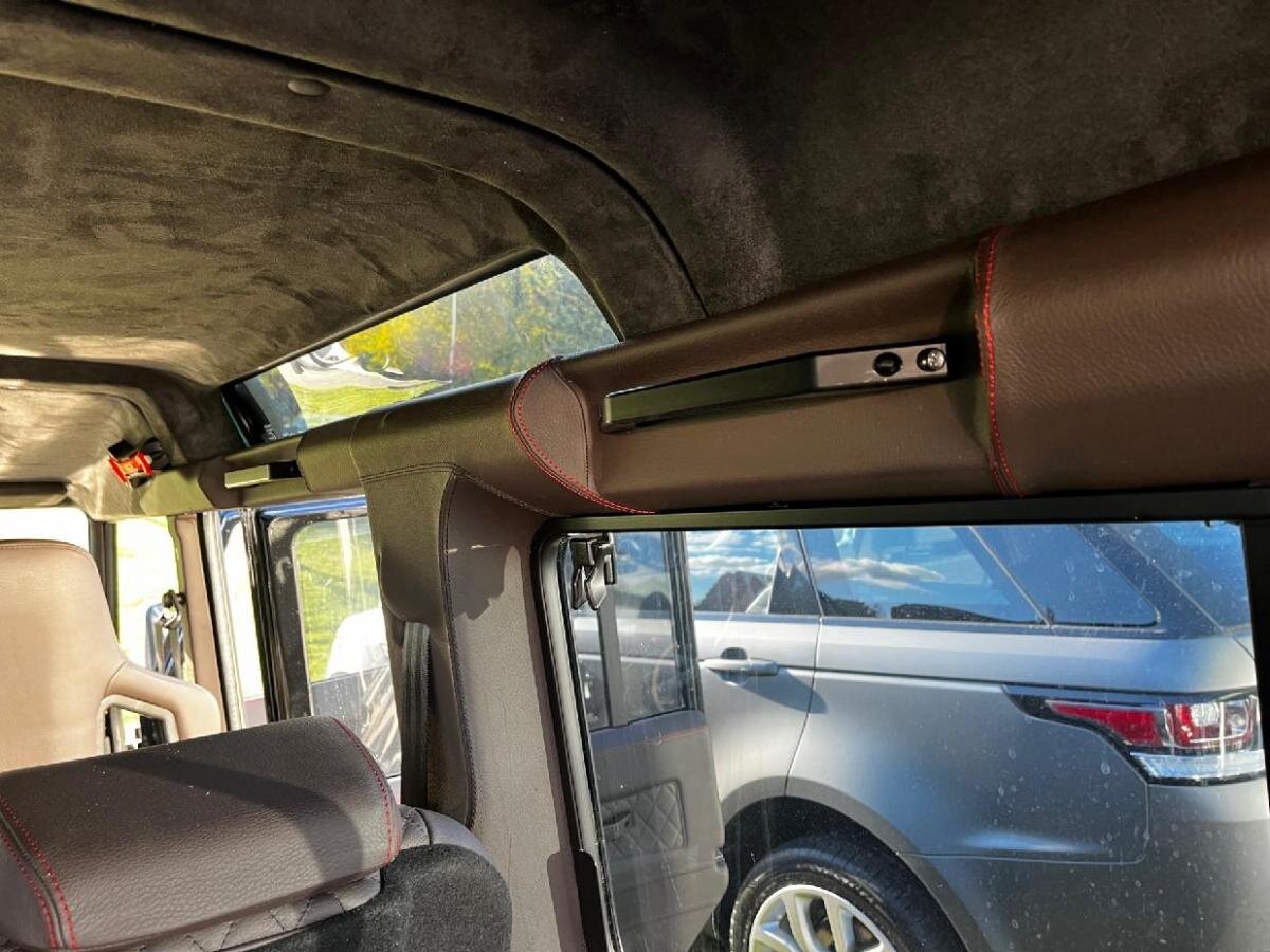 Land Rover Defender SUV / Terénní 2,2 l 90 kw