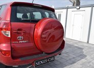 Toyota RAV4 SUV / Terénní 2,2 l 100 kw