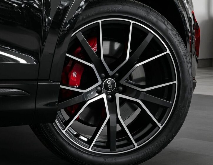 Audi SQ8 SUV 4,0 l 373 kw