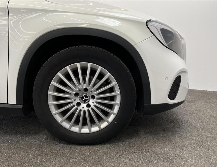 Mercedes-Benz GLA 21