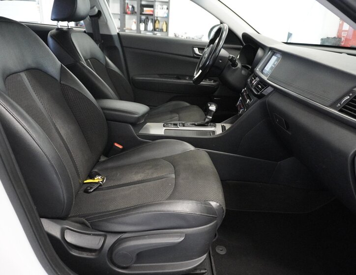 KIA Optima Kombi 2,0 l 151 kw