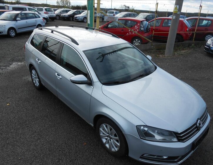 Volkswagen Passat Kombi 1,6 l 77 kw