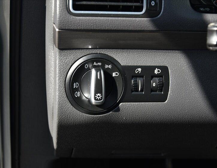 Volkswagen Touran MPV 1,6 l 77 kw