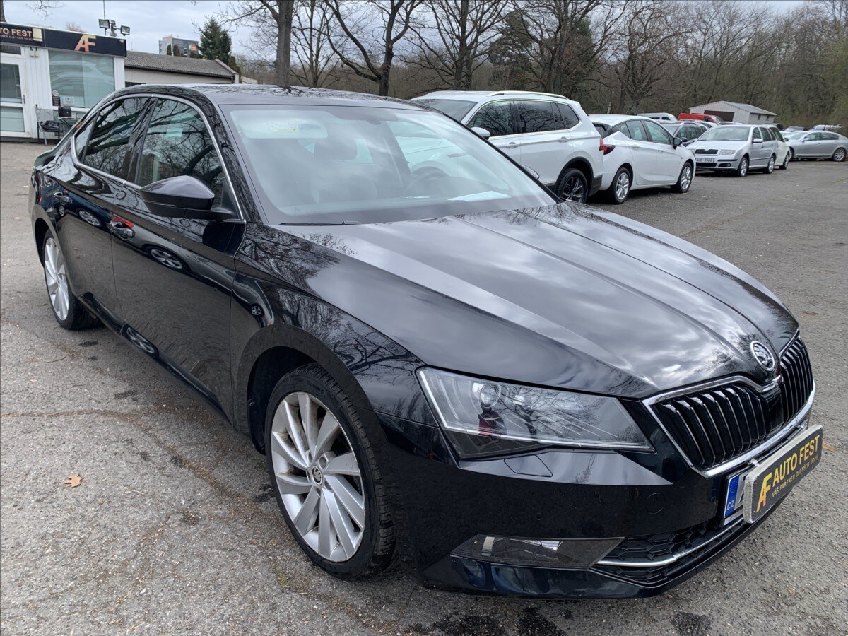 Škoda Superb Sedan / Limuzína 1,5 l 110 kw