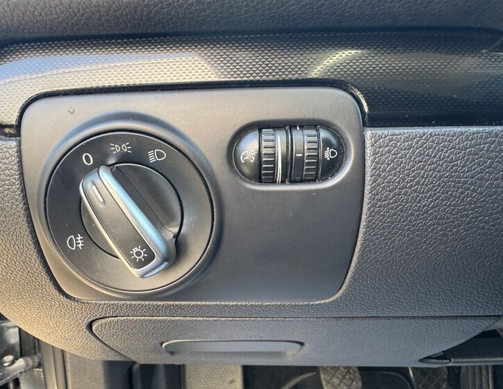 Volkswagen Golf Kombi 1,6 l 77 kw