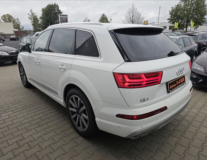 Audi Q7 Kombi 3,0 l 200 kw