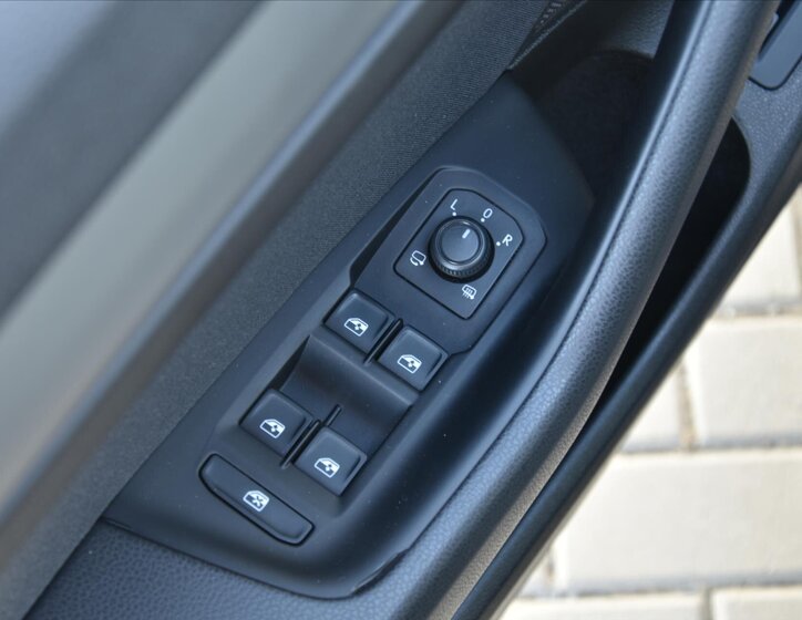 Volkswagen Passat Kombi 1,6 l 88 kw