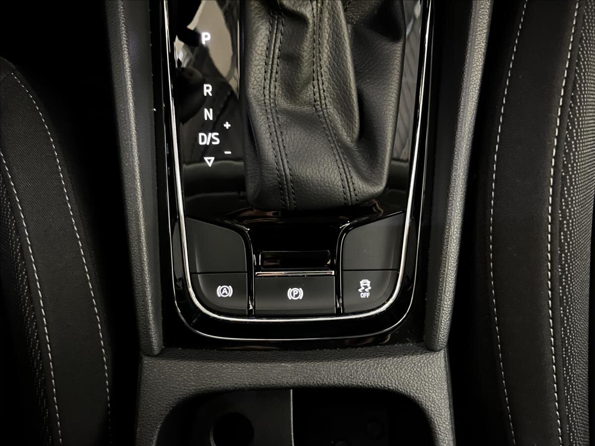 Škoda Karoq SUV / Terénní 1,5 l 110 kw