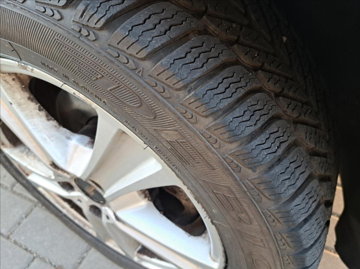 Volkswagen Caddy Kombi 1,9 l 77 kw