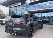 Jaguar F-Pace 8