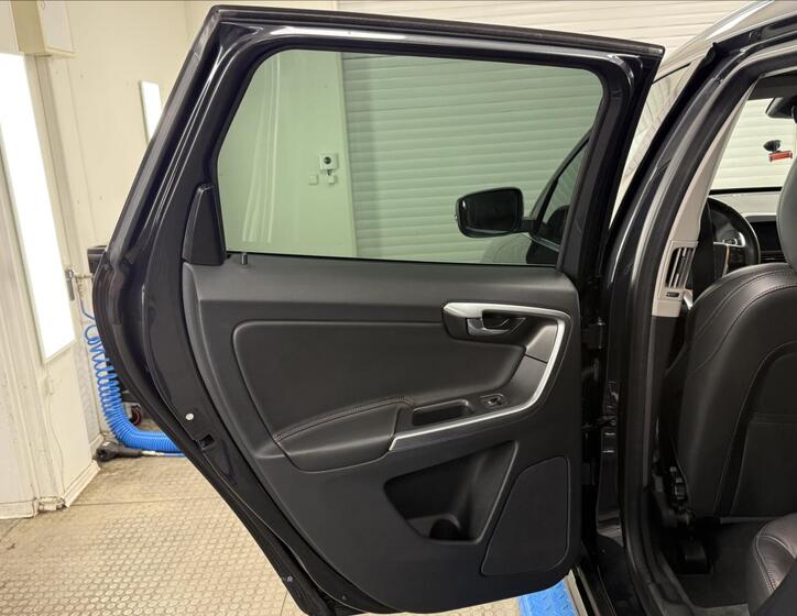 Volvo XC60 25