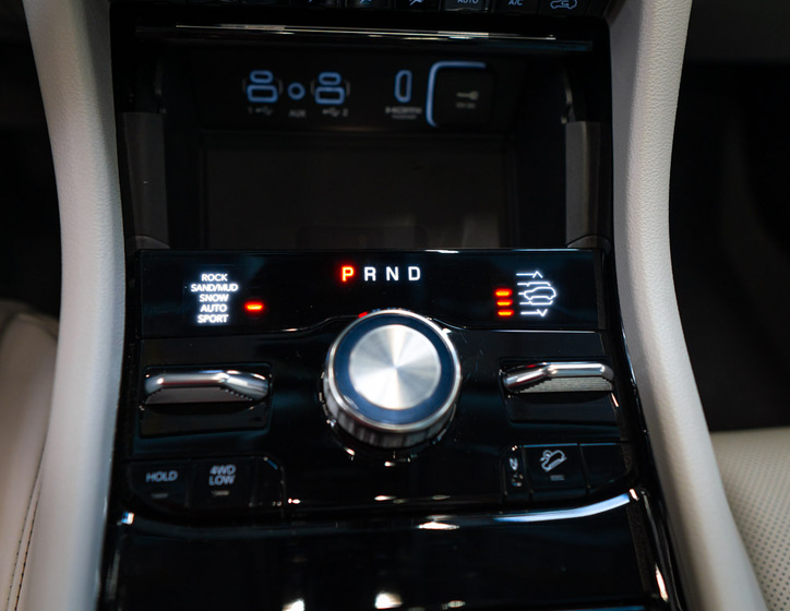 Jeep Grand Cherokee 29