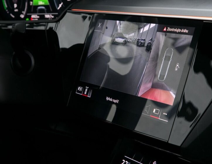 Audi e-tron SUV 0,0 300 kw