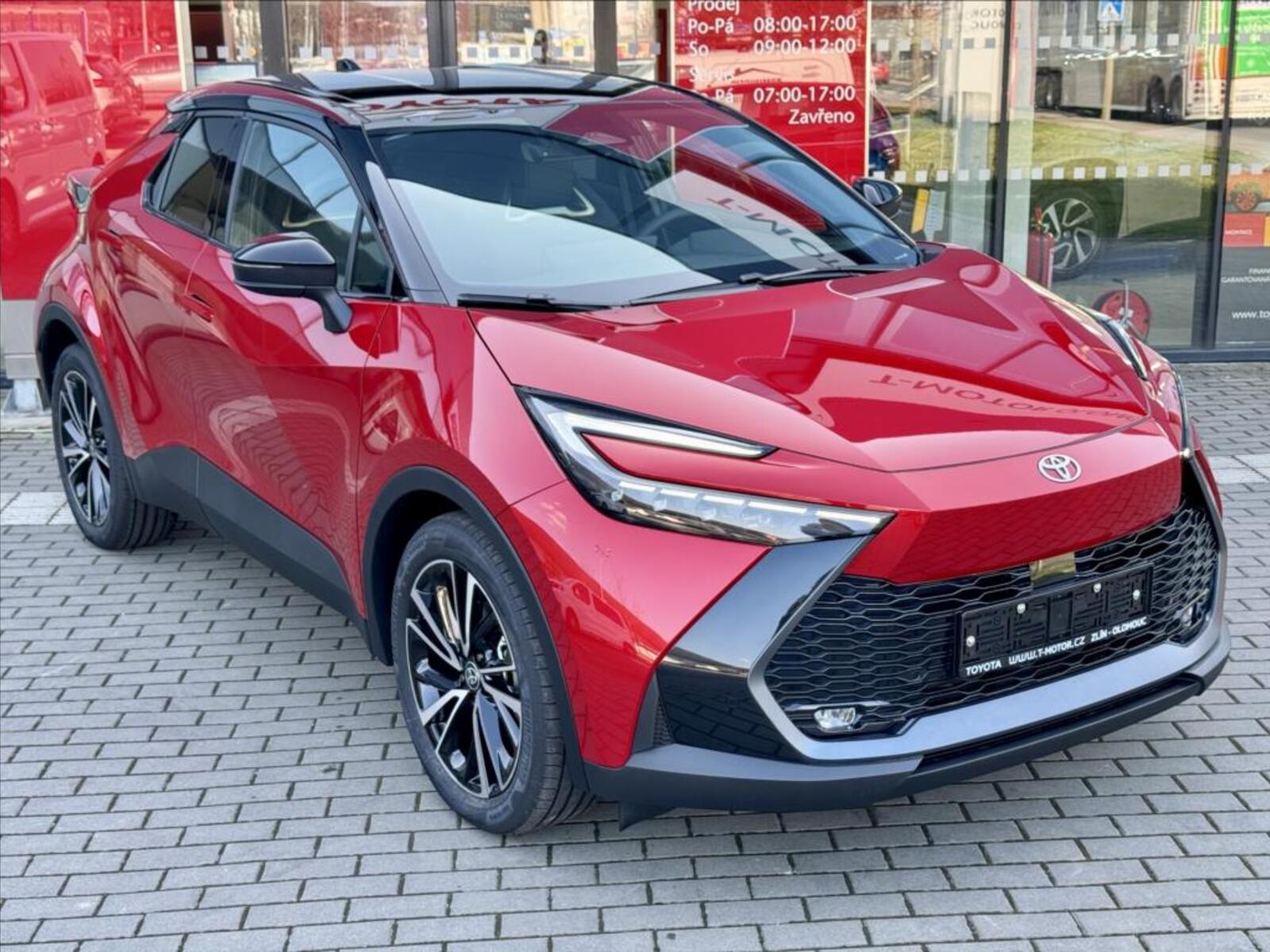 Toyota C-HR 2