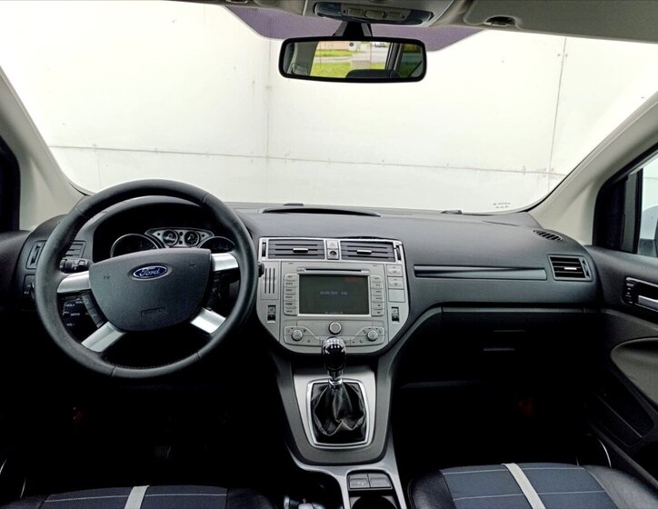 Ford Kuga SUV 2,0 l 120 kw