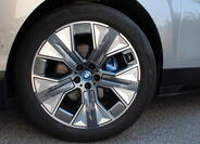 BMW iX 5