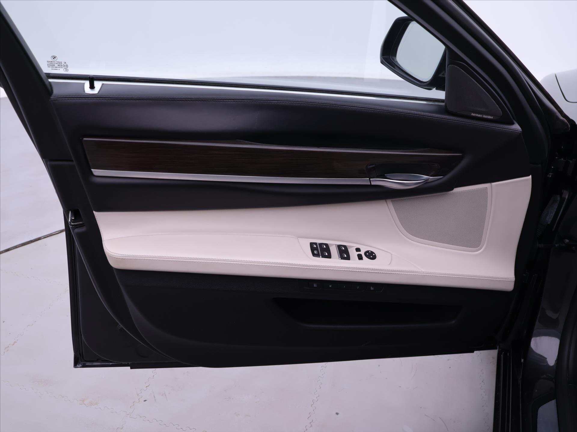 BMW Řada 7 Sedan 3,0 l 190 kw