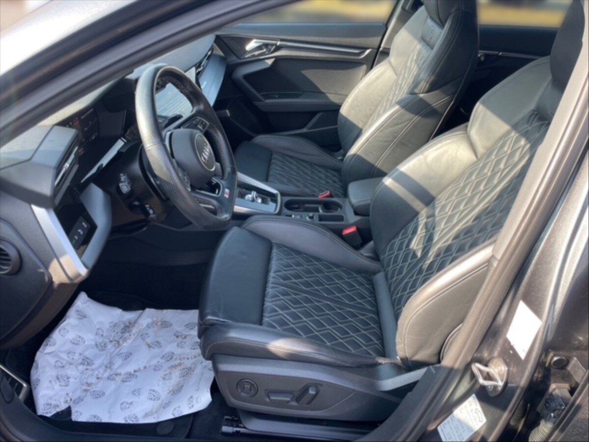Audi S3 Hatchback 2,0 l 228 kw