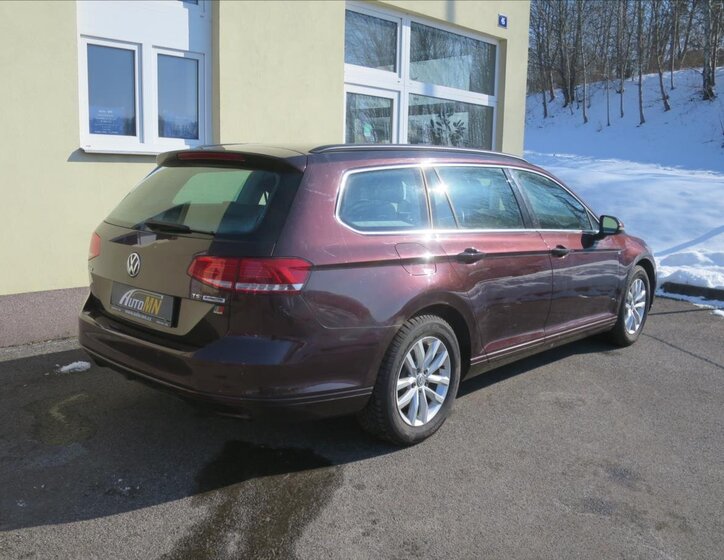 Volkswagen Passat Kombi 1,4 l 92 kw
