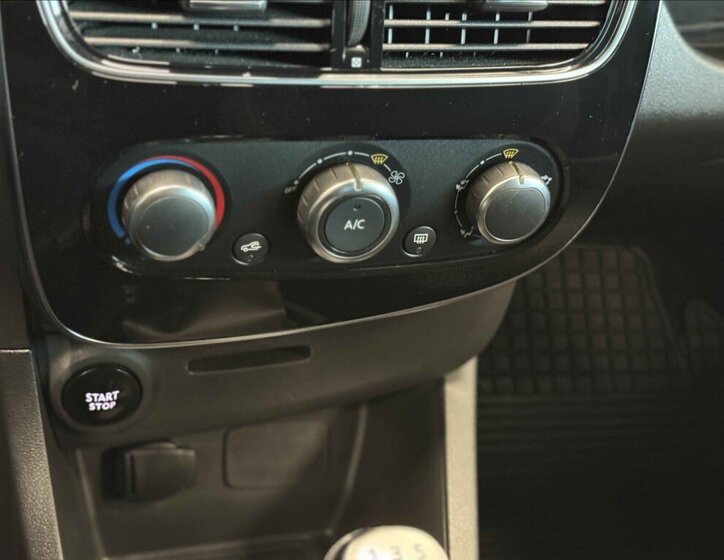 Renault Clio Hatchback 1,1 l 54 kw