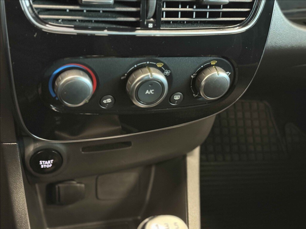 Renault Clio Hatchback 1,1 l 54 kw