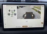 Land Rover Defender 26