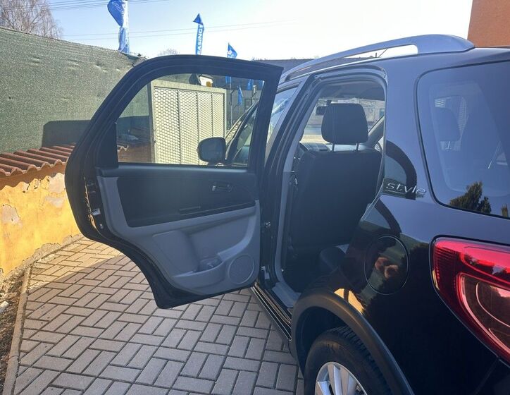 Suzuki SX4 23