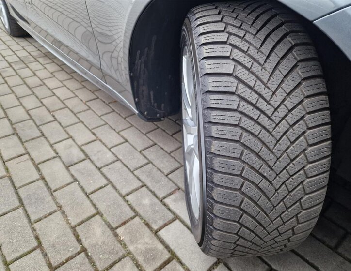 Volvo V90 Kombi 2,0 l 173 kw