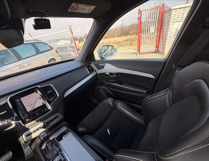 Volvo XC90 SUV / Terénní 2,0 l 173 kw