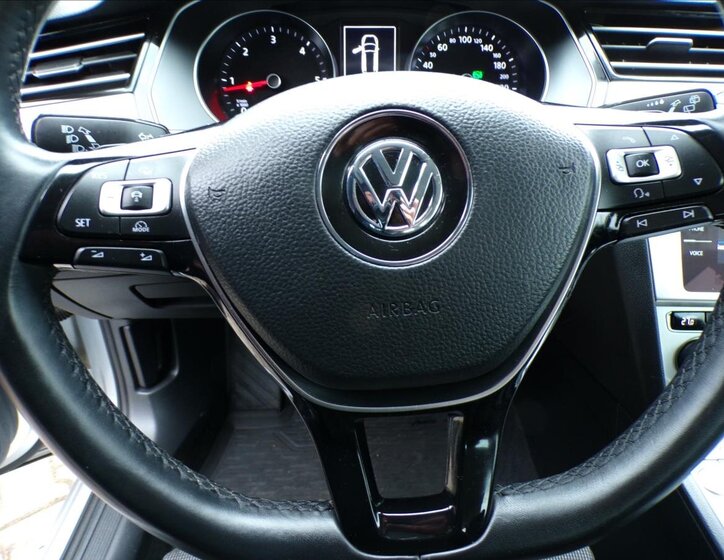 Volkswagen Passat Kombi 1,6 l 88 kw