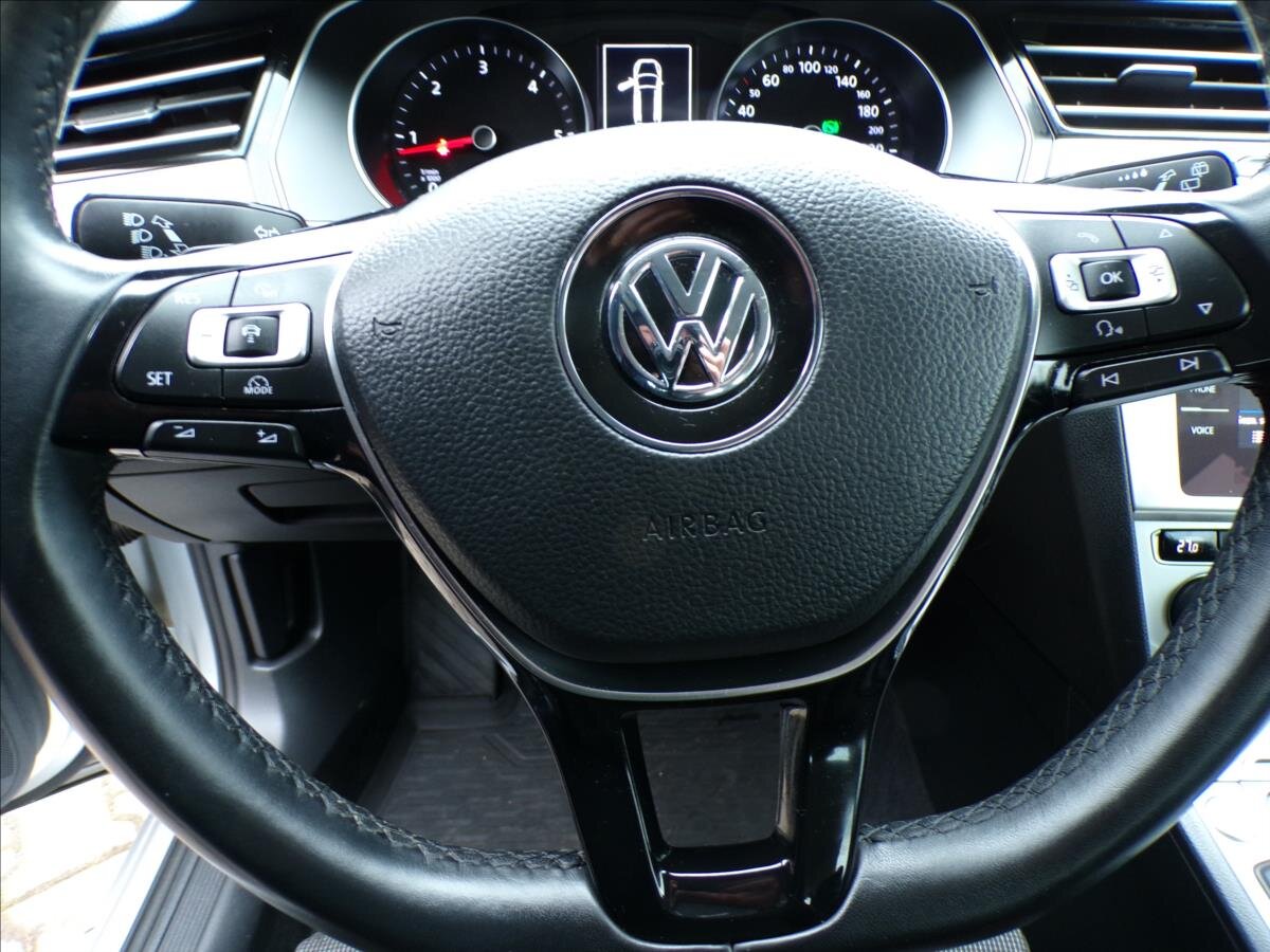 Volkswagen Passat Kombi 1,6 l 88 kw