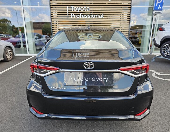 Toyota Corolla Sedan 1,5 l 92 kw