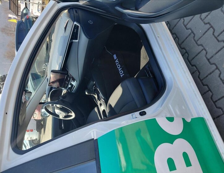 Toyota Corolla Sedan / Limuzína 1,8 l 103 kw