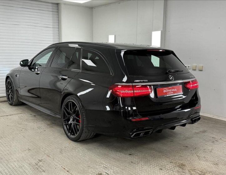 Mercedes-Benz Třídy E 4