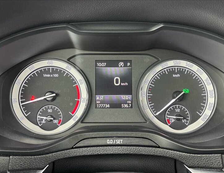 Škoda Karoq SUV / Terénní 1,5 l 110 kw