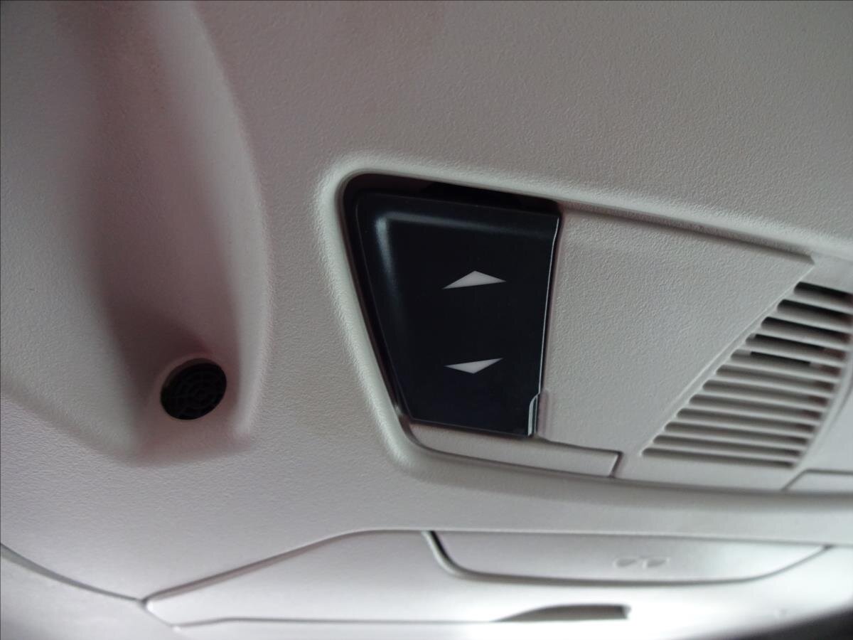 Ford Tourneo Connect MPV 998,0 74 kw