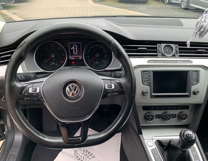 Volkswagen Passat 12