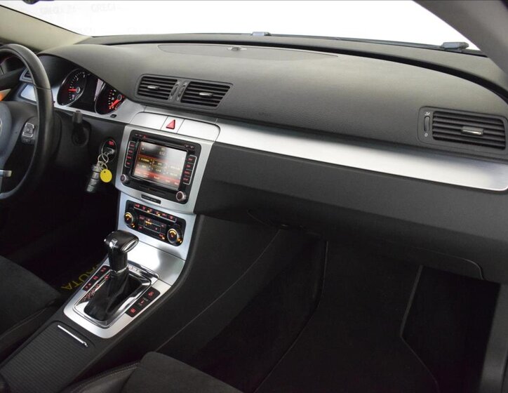 Volkswagen Passat CC Sedan / Limuzína 2,0 l 105 kw