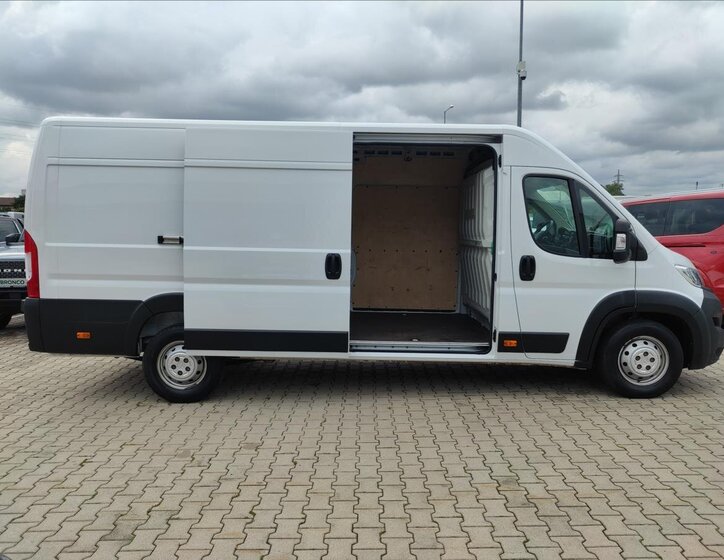 Opel Movano Skříň 2,2 l 121 kw