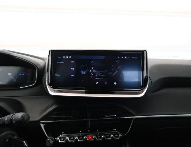 Peugeot 2008 SUV / Terénní 1,2 l 74 kw