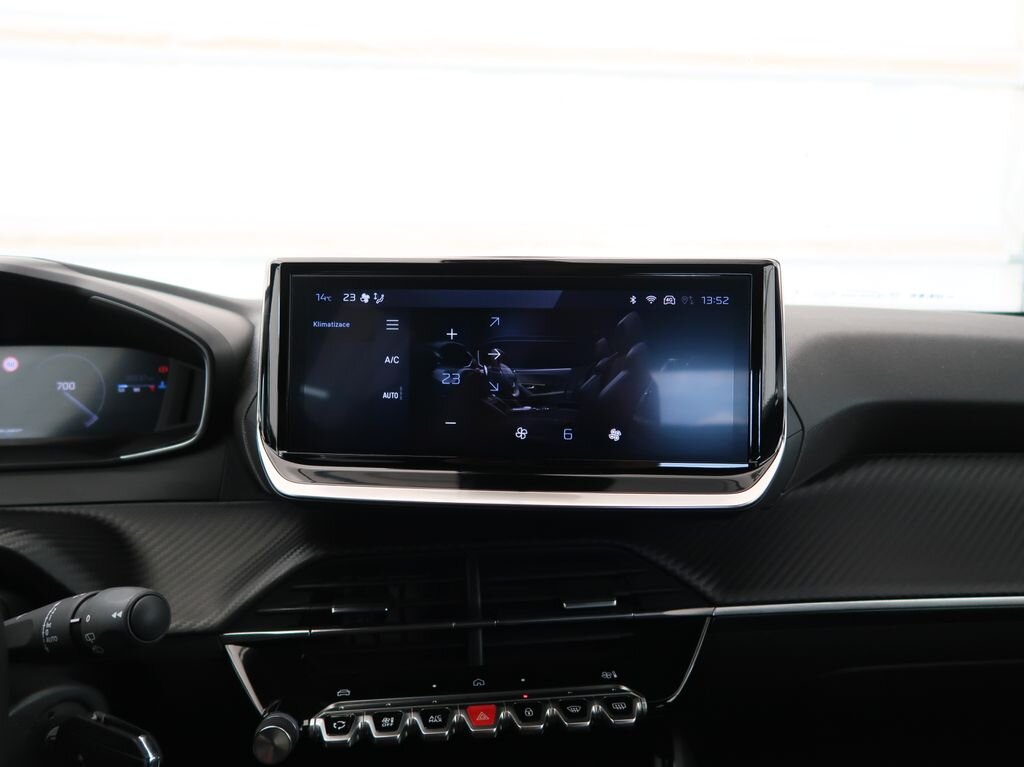 Peugeot 2008 SUV / Terénní 1,2 l 74 kw