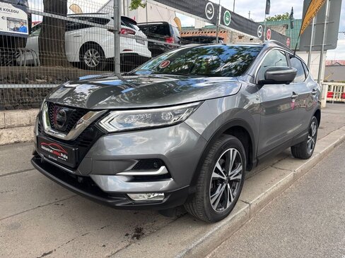 Nissan Qashqai SUV / Terénní 1,6 l 120 kw