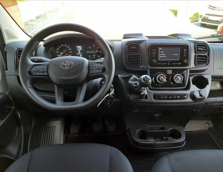 Toyota Proace Max 11