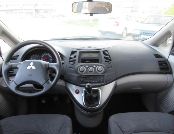 Mitsubishi Grandis 9