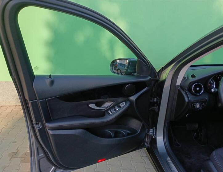 Mercedes-Benz GLC 27