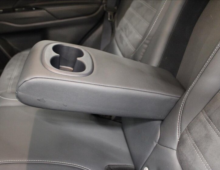 Mitsubishi Outlander 25