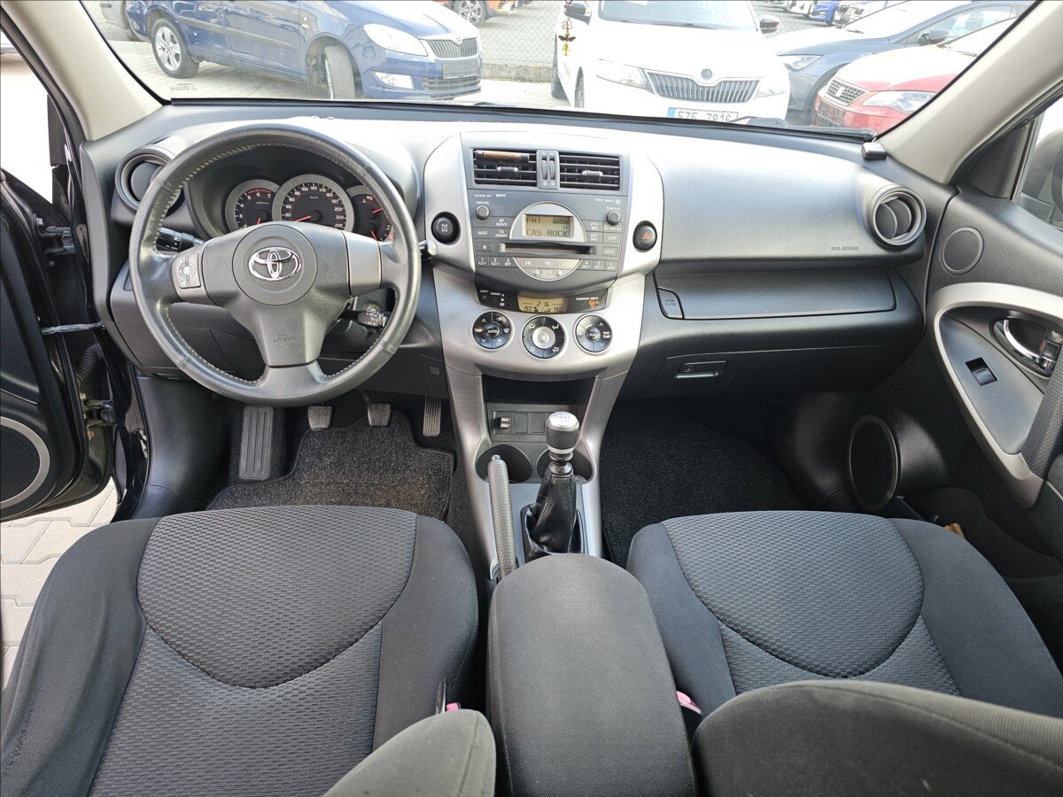 Toyota RAV4 Kombi 2,2 l 100 kw