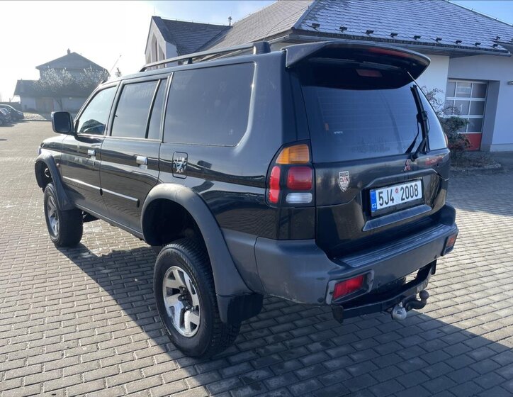 Mitsubishi Pajero 36